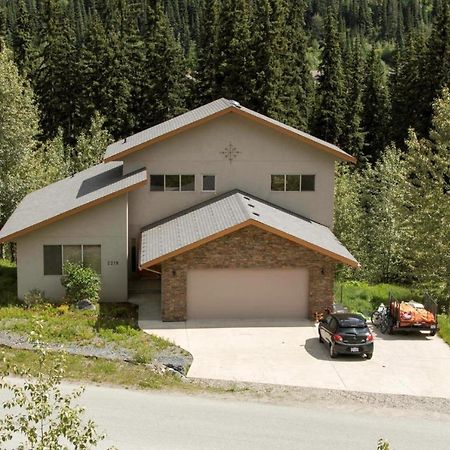 Soleil Chalet By Bear Country Sun Peaks Eksteriør bilde