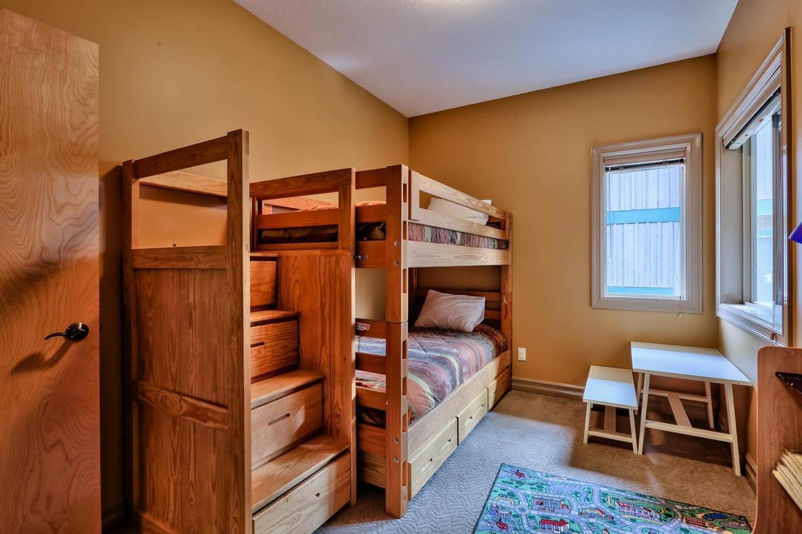 Soleil Chalet By Bear Country Sun Peaks Rom bilde